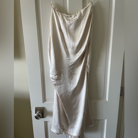 NWT! Oh Polly Marisol Bias Cut Skirt in Ivory - Picture 8 of 9